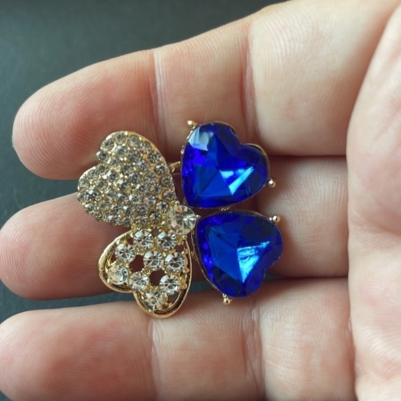 Saks Fifth Avenue Jewelry - SAKS FIFTH AVENUE blue clover 🍀